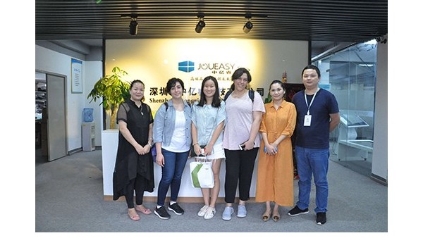 深圳中億?？萍紵崃覛g迎迪拜客戶蒞臨我司參觀考察